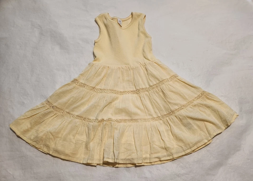 Nuevo con etiquetas Vestido Solero Bebé Gap Amarillo En Niveles 5T Niño Niña Foto 1 de 1