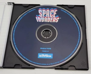 O) Space Invaders Version 1.0 (PC, Windows 95/98, 1999 Activision) - Picture 1 of 4