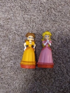 Lote de 2 Piezas Princesa Obispo Super Mario Ajedrez Edición Coleccionista Repuesto - Imagen 1 de 1