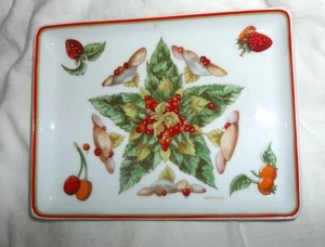 HERMES PARIS PORCELAIN TRAY Le JARDIN de Pythagore BERRIES LEAVES - Picture 1 of 6