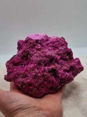 789g Raw ruby Corundum Specimen Gemstone Healing Crystal  - Image 1 of 4