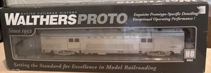 Walthers 920-9463 Scala HO Santa Fe 85' P-S 42 posti carrozza osservazione auto MT/Box - Foto 1 di 8