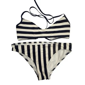 Bikini de natación Gap 2 piezas rayas náuticas parte superior pequeña parte inferior mediana - Imagen 1 de 5