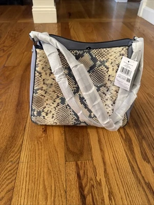 Cartera de hombro Kate Spade Leila serpiente en relieve mediana triple compartimento silenciada Foto 1 de 4