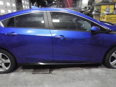 Puerta trasera derecha Chevrolet Volt 2016-2019 23376622 23420985 84319809 84516193 Foto 1 de 4