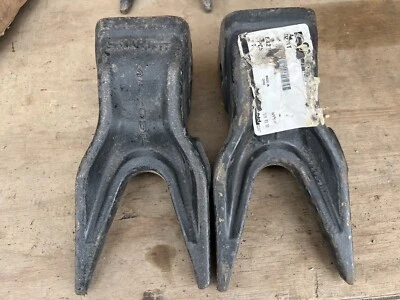 2 nuevos dientes de cubo excavadora sin usar 84216221 - SF10UT OEM SmartFit CNH (2) Foto 1 de 2