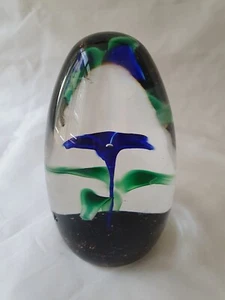 stunning floral glass paperweight with maker's mark to base - Picture 1 of 11