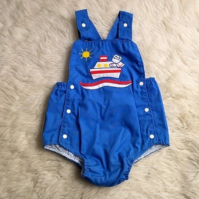 Mameluco bebé vintage talla 3-6 meses azul bordado velero forrado en plástico Foto 1 de 4