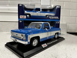 Maisto 1:18 1974 Chevrolet C10 Cheyenne Super Pick-up Blue & White Square Body - Picture 1 of 9