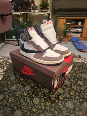 Talla 8 - Jordan 1 Retro OG x Travis Scott High Mocha Foto 1 de 4