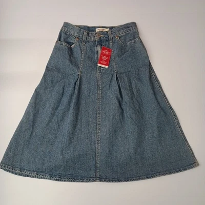 Falda plisada de mezclilla azul firma Levi Strauss para mujer talla 0 W25 tiro medio Foto 1 de 4
