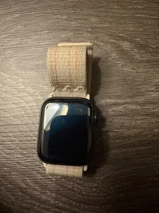 Apple Watch SE 40mm white nike wristband - Regular (GPS) - Photo 1 sur 3