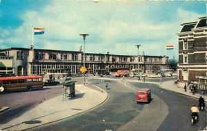 STATION IN UTRECHT, NETHERLANDS, VINTAGE POSTCARD - Picture 1 of 2