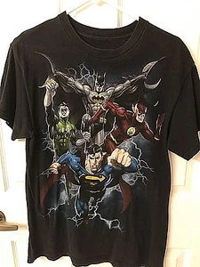 DC COMICS JUSTICE LEAGUE Super Hero Black T Shirt Boys Size MEDIUM - Picture 1 of 3