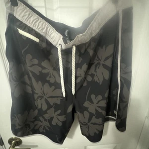 Vuori  Shorts Men`s Size XXL   7” Unlined Athletic Gym Workout New - Bild 1 von 7