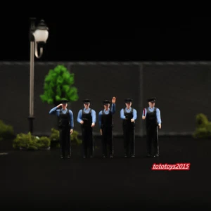 5 Stck. 1/24 HK Polizist Szene Requisiten Miniaturen Figuren für Autos Fahrzeuge Modell - Bild 1 von 10