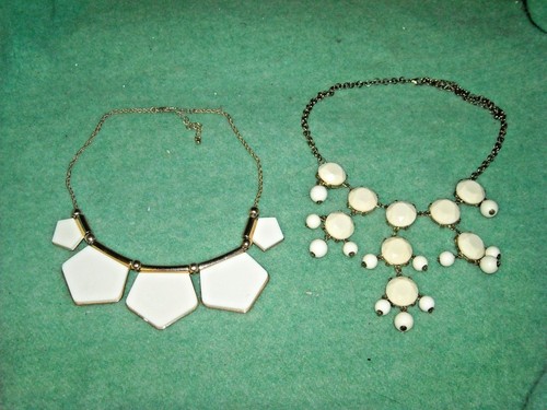 OFF WHITE 2 collane moda off white avorio sfaccettato e geometrico? forma tono oro