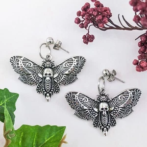 f38n Night Moth Death's Head Hawkmoth Stud Earrings Jewelry Gothic Pagan Witch - Picture 1 of 8