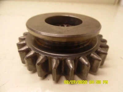 FORD 1910 TRANSMISSION 3rd AND 4th GEAR SBA-322340490 - Image 1 of 4