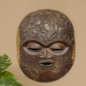 Maschere Africane Utensili Decorati Con Intaglio - Foto 1 di 10