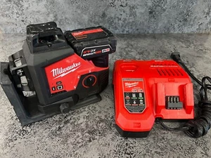 Milwaukee Tool 3632-20 M12 Green 360-Degree 3-Plane Laser Kit NICE !!! - - Picture 1 of 9