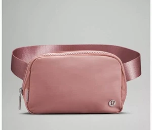 Auténtico Bolso Cinturón LULULEMON Everywhere ROSA PASTEL 1 Lt Nuevo con Etiquetas - Imagen 1 de 6