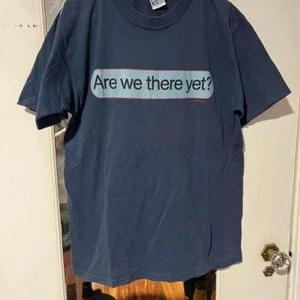 Azul marino "¿Ya llegamos?" camiseta - Imagen 1 de 2