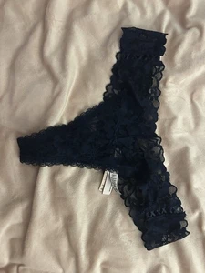 Victoria's Secret Thong Tanga String M 38 Blau Dunkelblau Spitze - Bild 1 von 4