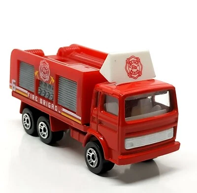 Majorette Renault J Container Fire Truck White Front Grille 1/100  3" no Package - Image 1 of 4
