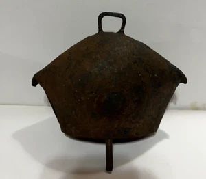 ANTIQUE PRIMITIVE COW BELL - Picture 1 of 3