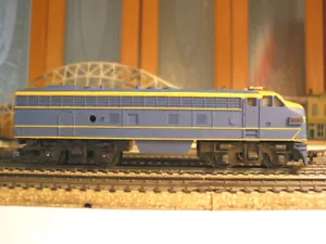 SET TRENO SERIE TRANSCONTINENTALE TRI-ANG HO/OO - LOCO + 6 AUTO - LIVREA BLU - Foto 1 di 12
