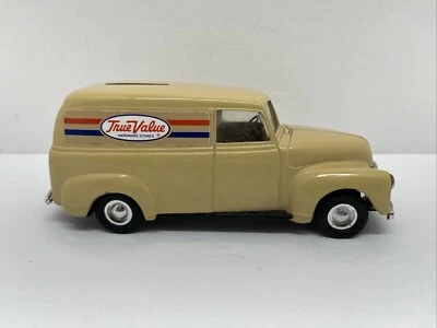 Ertl True Value 1948 面板交付压铸硬币银行(无钥匙)1:25 比例 — 第 1/4 张图片