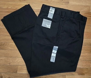 NWT Dockers Never Iron Essential D3 Classic Fit Flat Front Khaki Pants Men 42x34 - Picture 1 of 11