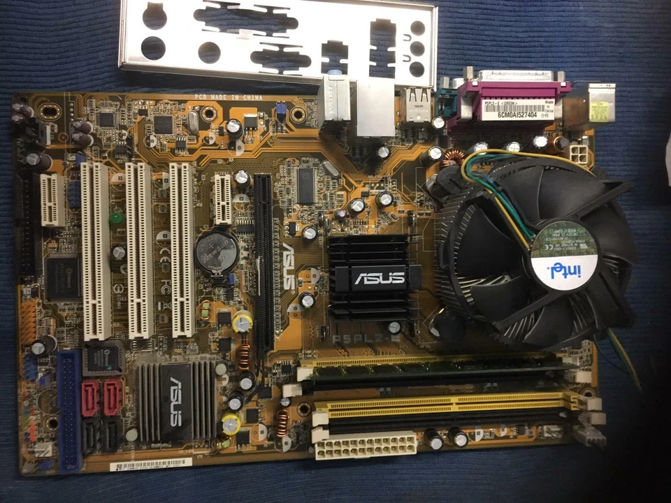 PLACA BASE CON MICO Y MEMORIA, CHAPA TRASERA - Imagen 1 de 1