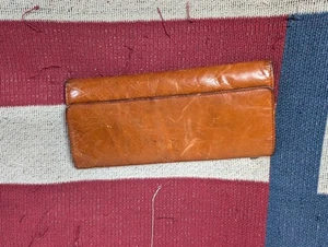 Bolso sin asas tipo billetera de cuero marrón HOBO International vintage Y2K - Imagen 1 de 9