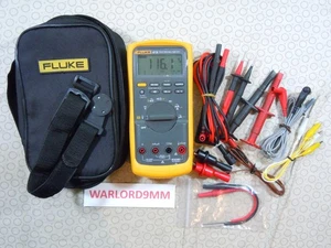 FLUKE 87V TRMS MULTIMETER WITH ACCESSORIES + FLUKE CASE - 0208201. - Picture 1 of 21