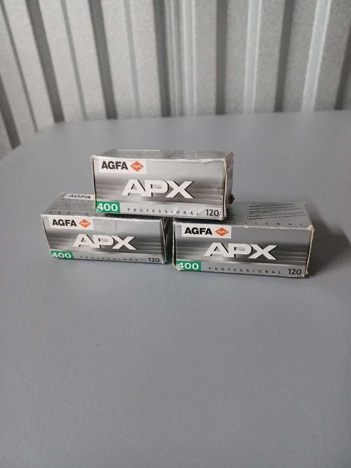 AGFA Agfapan APX 400 blanco y negro profesional 120 película - caducado 2009 3 rollos Foto 1 de 4