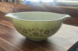 Vintage Pyrex Sage Green Gold Medallion Cinderella Mixing Bowl #443 2.5qt - Picture 1 of 8