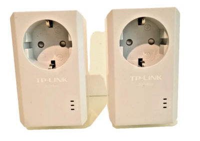 TL-PA4010P KIT AV600-Powerline-Adapter KIT mit Steckdose 2 Stück - Bild 1 von 3