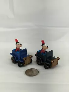 Lotto di 2 mini macchinine giocattolo in plastica Disney Pippo vintage - Foto 1 di 5