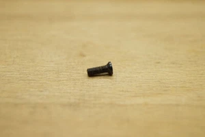 Pista HO 1:87 Märklin tornillo avellanado M 2,5 L = 6 mm fijación de carcasa de locomotora - Imagen 1 de 3