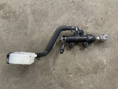 Cilindro maestro freno trasero Honda CB650R CB 650 650R 19 20 21 22 23 24 25 OEM Foto 1 de 3