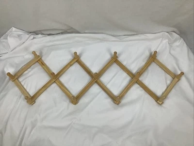 Percha de pared de acordeón de madera extensible plegable para sombreros ropa Foto 1 de 4