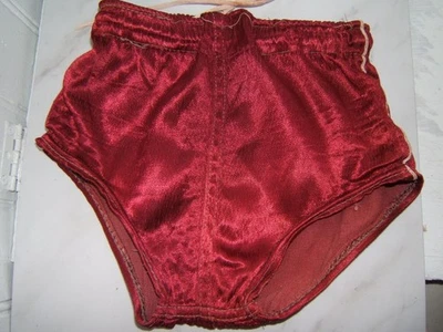 TRAJE DE BAÑO VINTAGE PARA NIÑO BORGOÑA SATINADO CORDÓN CON DESGASTE Foto 1 de 4