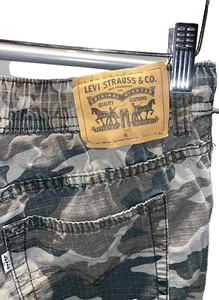 Levis Camo Army Joggers (Boys Size XL) - Picture 1 of 6
