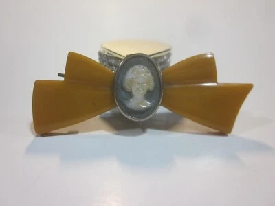 Shirley Temple RARO De Colección Años 30 Muñeca Baquelita Pasador Doble Pin Clip de Vestido para el Pelo Foto 1 de 4