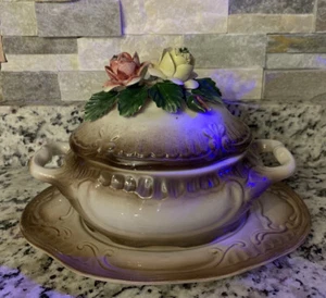 Antike Capodimonte Suppenterrine und Teller braun mit rosa und gelben Rosen - Bild 1 von 12