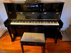 Kawai Klavier gebraucht schwarz , warmer Klang, guter Zustand - Bild 1 von 1