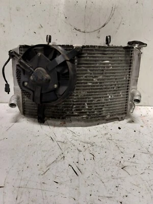 2001-2003 SUZUKI GSXR 600 750 OEM RADIATOR ASSEMBLY WITH FAN DAMAGED!! Foto 1 de 4