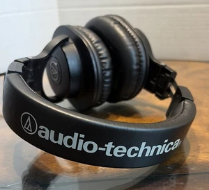 Audio-Technica ATH-M30X Over Ear Kopfhörer schwarz Adapter - Bild 1 von 8
